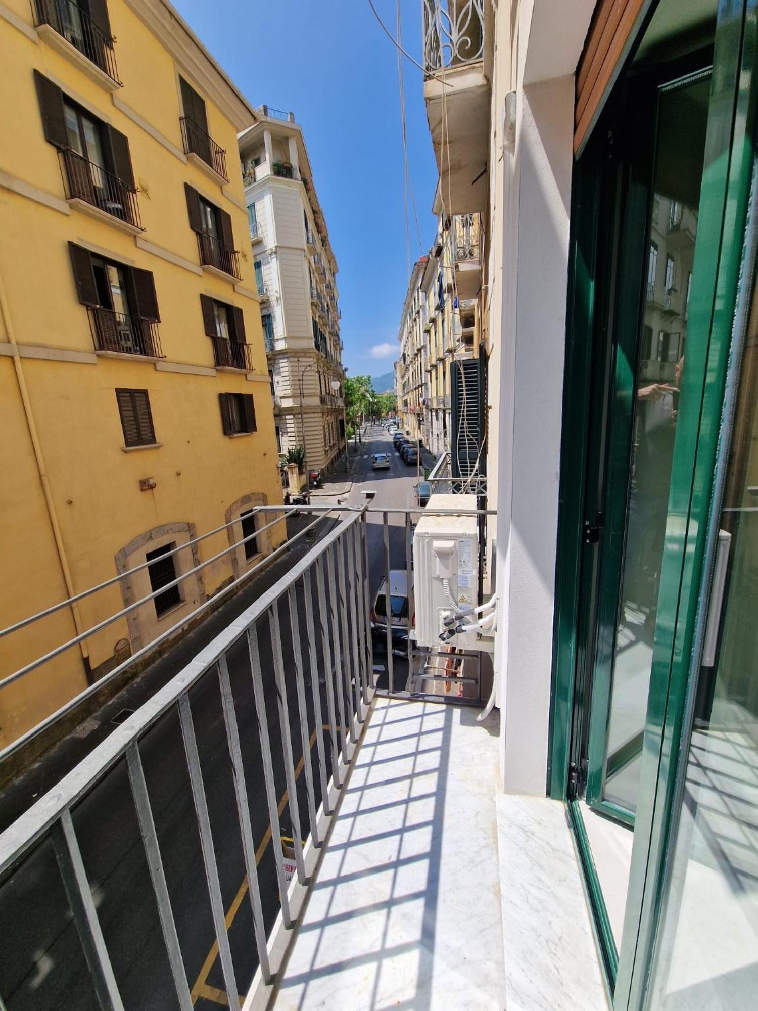 Alessia Holiday House 90Mq Salerno Centro Zewnętrze zdjęcie
